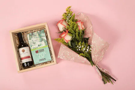 VINO Y ROSAS